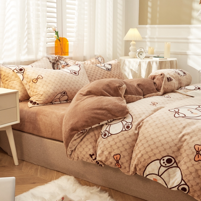 91家纺网 家纺一手货源 找家纺 佰亿莱 2024新款高克重牛奶绒印花四件套 彼得兔