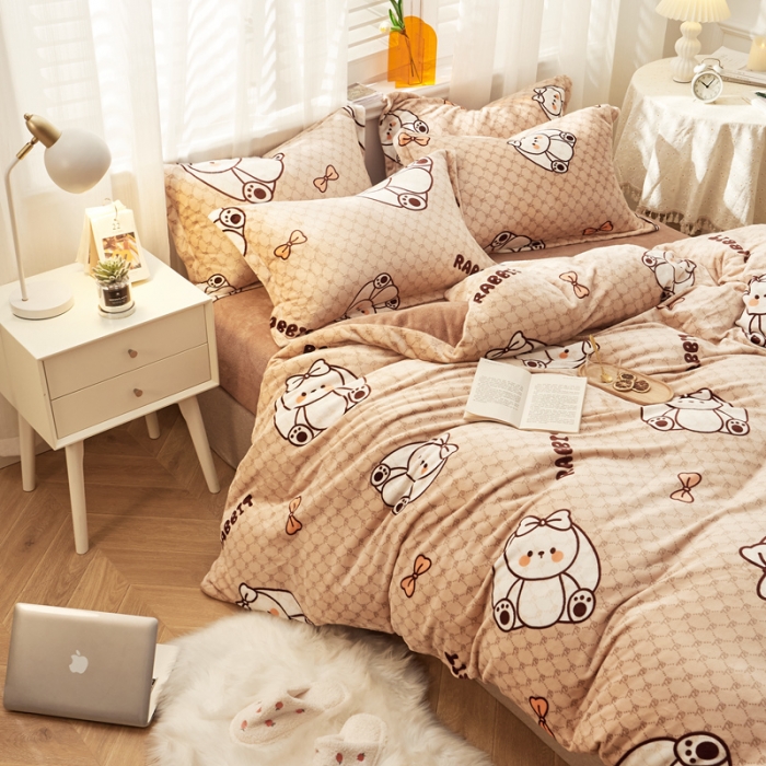 91家纺网 家纺一手货源 找家纺 佰亿莱 2024新款高克重牛奶绒印花四件套 彼得兔