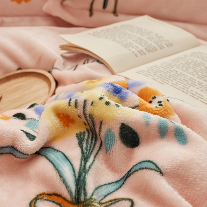 91家纺网 家纺一手货源 找家纺 佰亿莱 2024新款高克重牛奶绒印花四件套 初恋