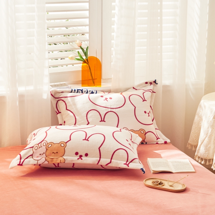 91家纺网 家纺一手货源 找家纺 佰亿莱 2024新款高克重牛奶绒印花四件套 两小无猜