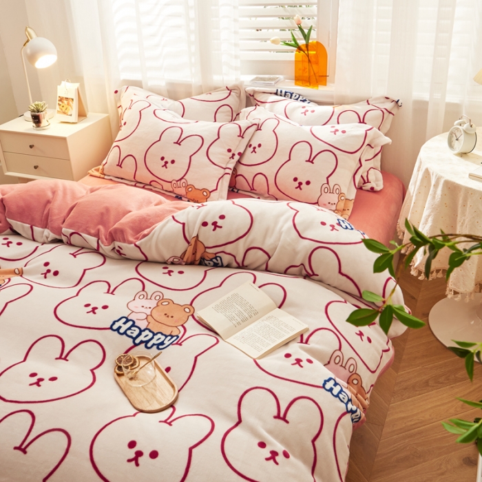 91家纺网 家纺一手货源 找家纺 佰亿莱 2024新款高克重牛奶绒印花四件套 两小无猜