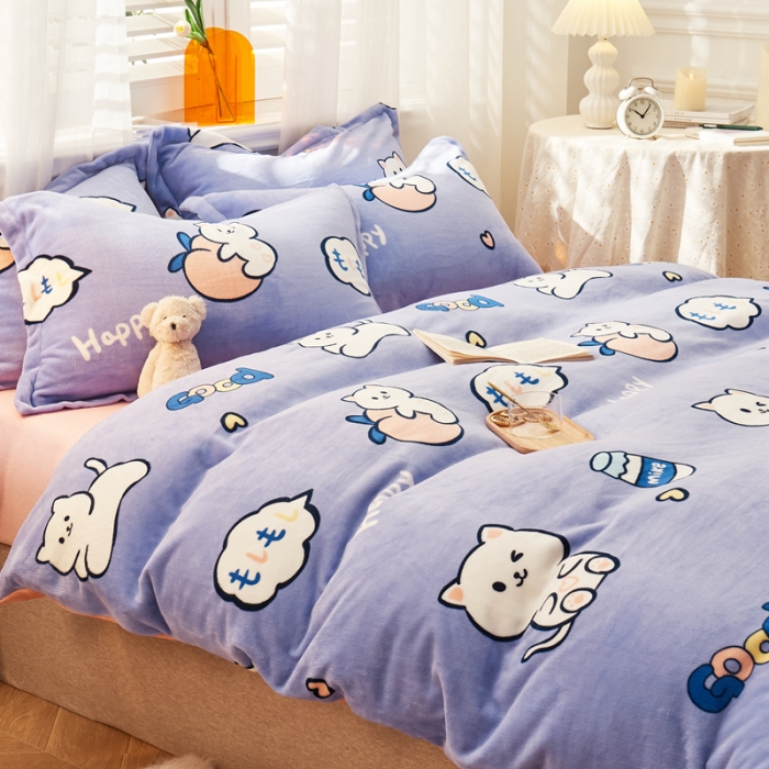 91家纺网 家纺一手货源 找家纺 佰亿莱 2024新款高克重牛奶绒印花四件套 牛奶猫