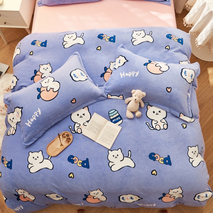 91家纺网 家纺一手货源 找家纺 佰亿莱 2024新款高克重牛奶绒印花四件套 牛奶猫