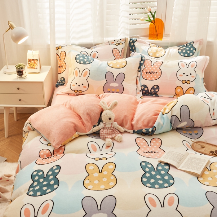 91家纺网 家纺一手货源 找家纺 佰亿莱 2024新款高克重牛奶绒印花四件套 七彩兔