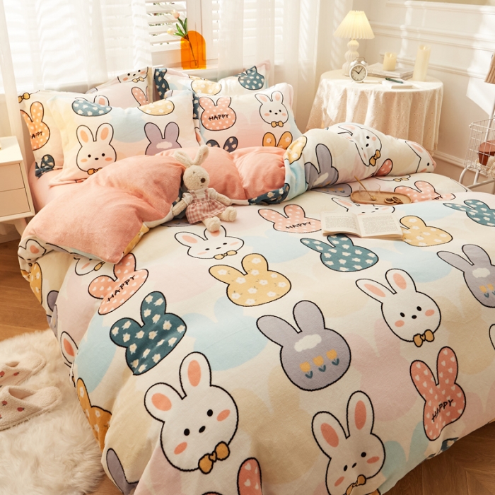 91家纺网 家纺一手货源 找家纺 佰亿莱 2024新款高克重牛奶绒印花四件套 七彩兔