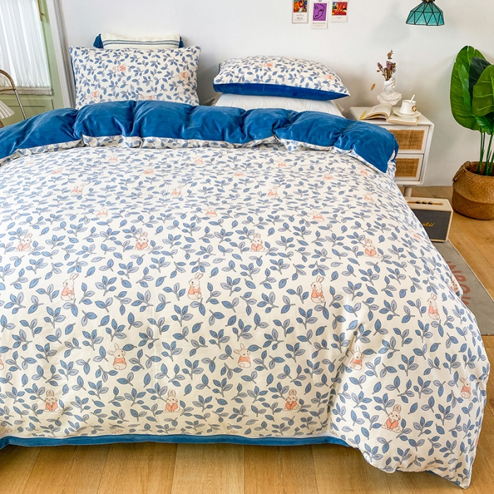 91家纺网 家纺一手货源 找家纺 珺柔家纺2021新款全棉印花水晶绒四件套菲菲兔蓝PPP