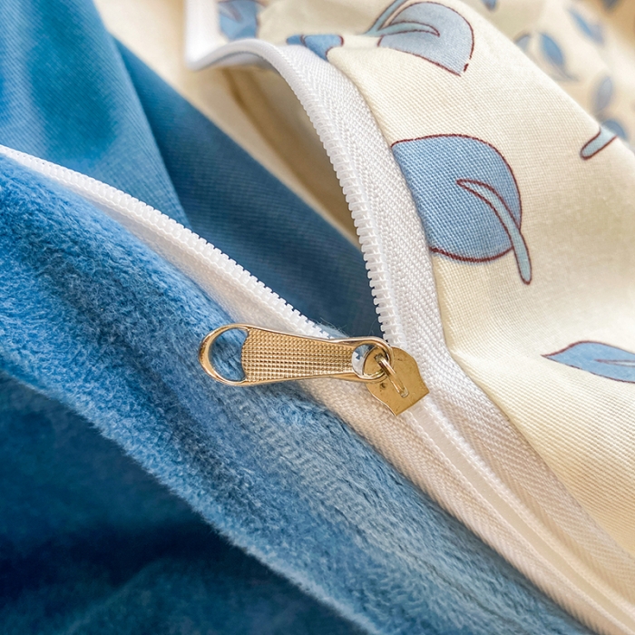 91家纺网 家纺一手货源 找家纺 珺柔家纺2021新款全棉印花水晶绒四件套菲菲兔蓝PPP