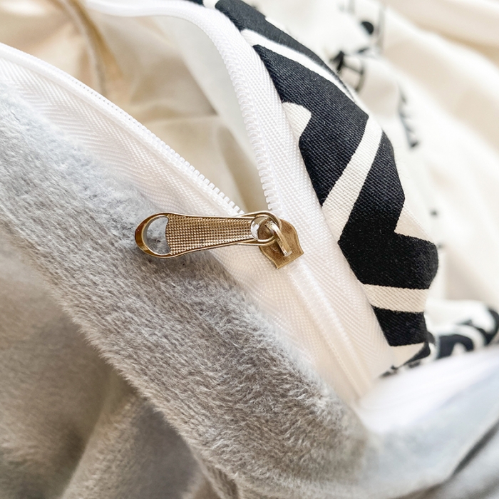 91家纺网 家纺一手货源 找家纺 珺柔家纺2021新款全棉印花水晶绒四件套黑白调