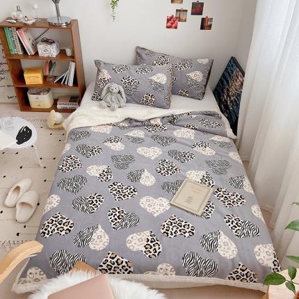 91家纺网 家纺一手货源 找家纺 雅居纺 2022新款A版牛奶绒B版羊羔绒复合毯 心心相印