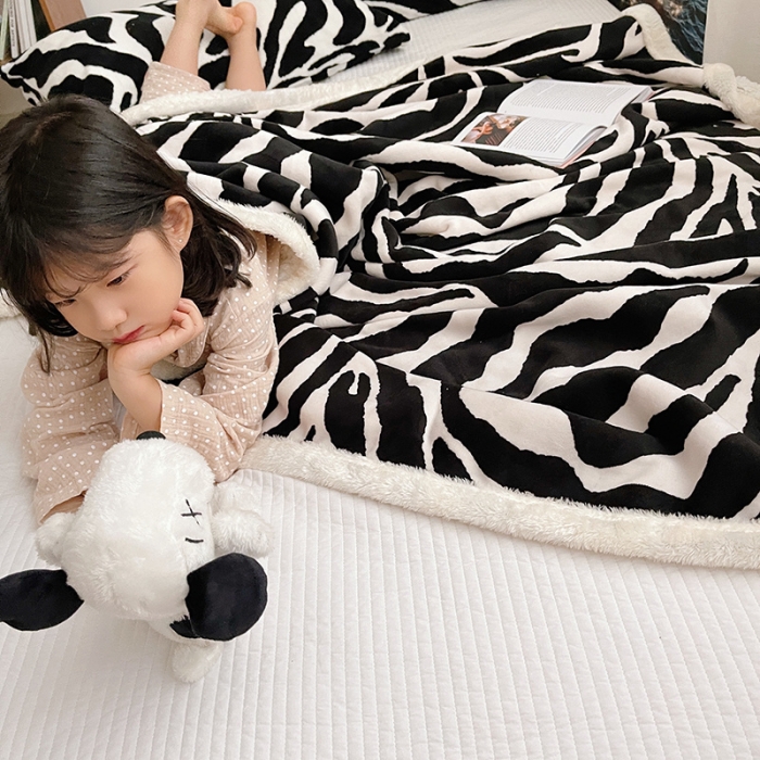 91家纺网 家纺一手货源 找家纺 雅居纺 2022新款A版牛奶绒B版羊羔绒复合毯 斑马纹