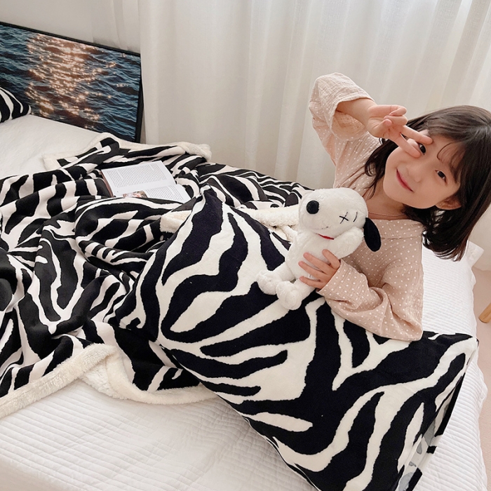 91家纺网 家纺一手货源 找家纺 雅居纺 2022新款A版牛奶绒B版羊羔绒复合毯 斑马纹