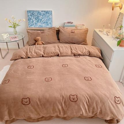 91家纺网 家纺一手货源 找家纺 （总）雅居纺 2022新款牛奶绒毛巾绣四件套拍摄风格1