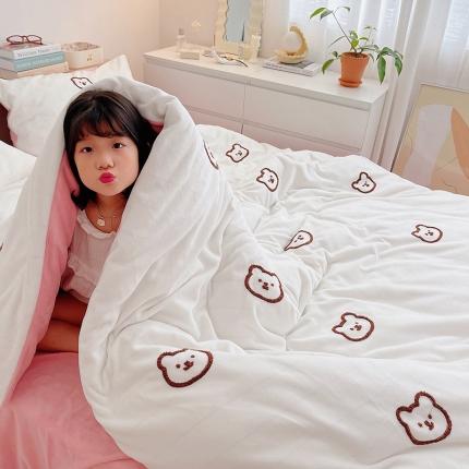 雅居纺 2022新款牛奶绒毛巾绣四件套拍摄风格1 可爱熊-白粉