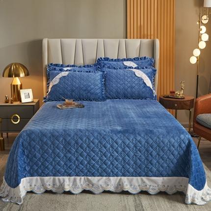 91家纺网 家纺一手货源 找家纺 宜凡家纺 2021新款水晶绒夹棉绗缝床盖三件套快乐小熊-湖蓝