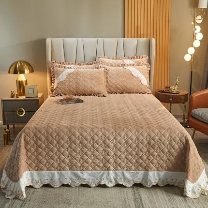 宜凡家纺 2021新款水晶绒夹棉绗缝床盖三件套快乐小熊-卡其