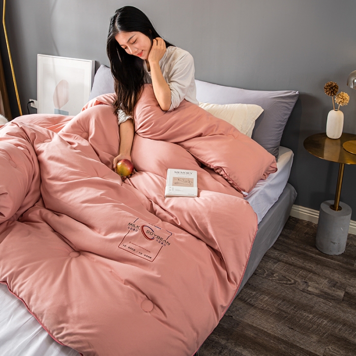 91家纺网 家纺一手货源 找家纺 被靠被 2023白金双合芯牛奶蛋白大豆蛋白冬被春秋被 豆沙粉