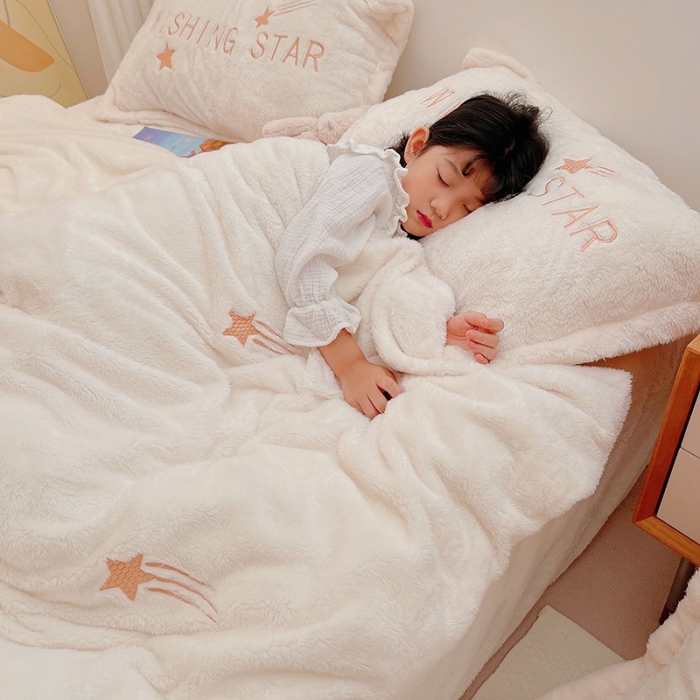 91家纺网 家纺一手货源 找家纺 雅居纺 2022新款泰迪绒绣花四件套拍摄风格1 许愿星-白