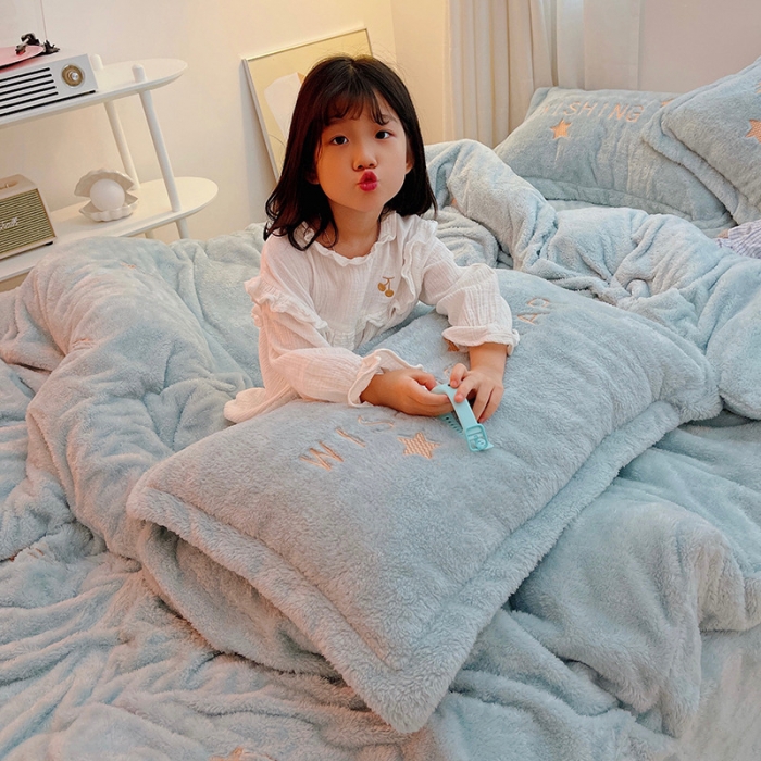 91家纺网 家纺一手货源 找家纺 雅居纺 2022新款泰迪绒绣花四件套拍摄风格1 许愿星-蓝