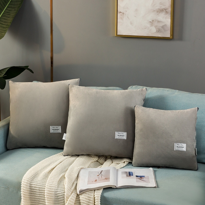 91家纺网 家纺一手货源 找家纺 照世家2021新款水晶绒抱枕-贴布绣 灰色