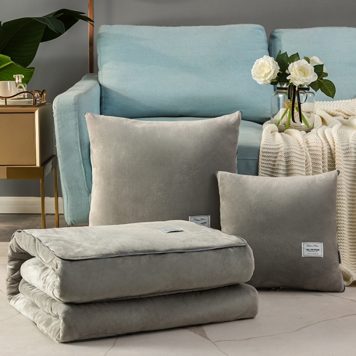 91家纺网 家纺一手货源 找家纺 照世家2021新款水晶绒抱枕-贴布绣 灰色