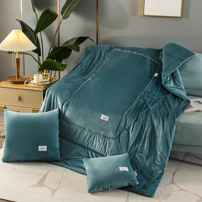 91家纺网 家纺一手货源 找家纺 照世家2021新款水晶绒抱枕-贴布绣 墨绿