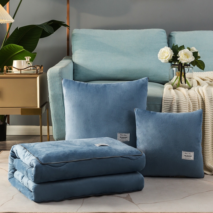 91家纺网 家纺一手货源 找家纺 照世家2021新款水晶绒抱枕-贴布绣 浅蓝