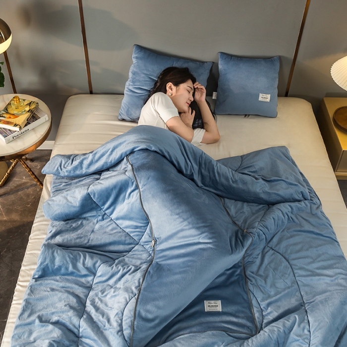 91家纺网 家纺一手货源 找家纺 照世家2021新款水晶绒抱枕-贴布绣 浅蓝