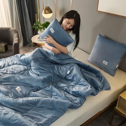 照世家2021新款水晶绒抱枕-贴布绣 浅蓝