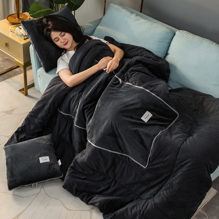 91家纺网 家纺一手货源 找家纺 照世家2021新款水晶绒抱枕-贴布绣 深灰