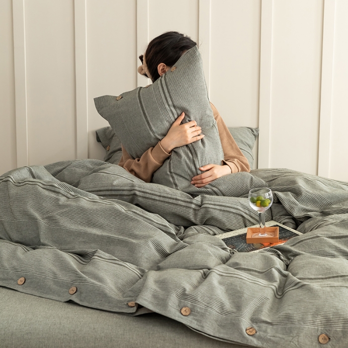 91家纺网 家纺一手货源 找家纺 华超针织 2021新款水洗纽扣提花四件套 灰绿