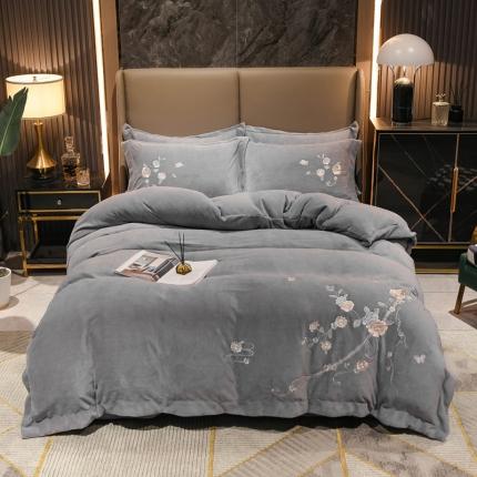 91家纺网 家纺一手货源 找家纺 诗黛尔2021新款秋冬保暖牛奶绒绣花四件套 花榭芬芳 高级灰