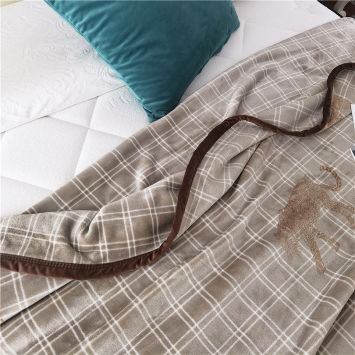 91家纺网 家纺一手货源 找家纺 卡奥AB版加厚复合云毯法莱绒毛毯空调休闲毯沙发盖毯 格子豹