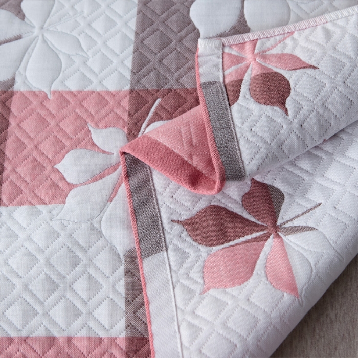 91家纺网 家纺一手货源 找家纺 朴尔 2021新款优棉格调风三层纱布枕巾 六叶草-粉