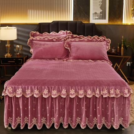 91家纺网 家纺一手货源 找家纺 恒爱2021新款轻奢系列刺绣款单床裙 豆沙红