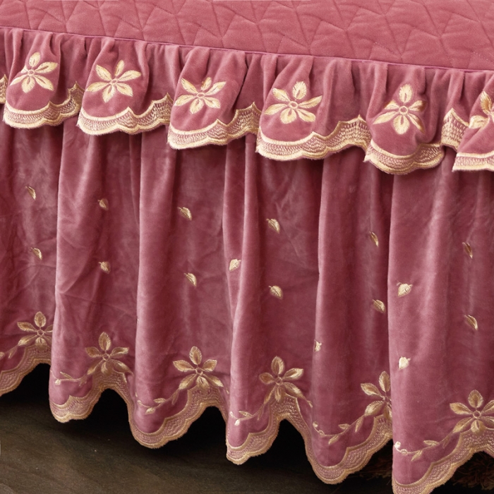 91家纺网 家纺一手货源 找家纺 恒爱2021新款轻奢系列刺绣款单床裙 豆沙红