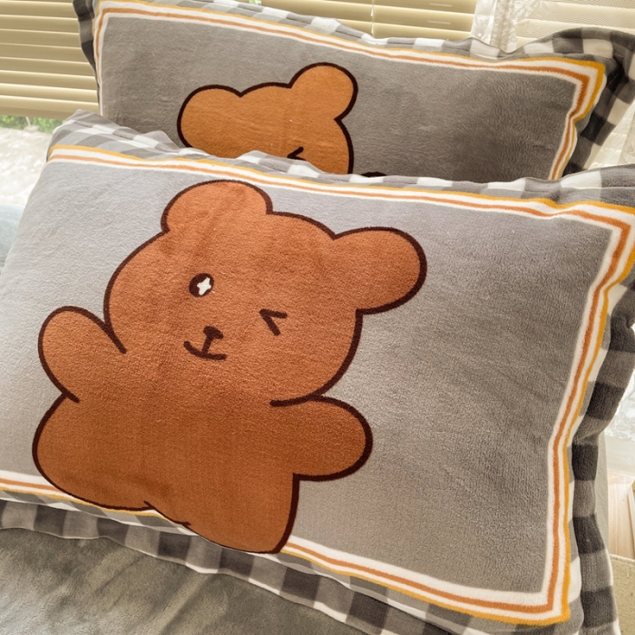 91家纺网 家纺一手货源 找家纺 慕尚 2022新款北欧牛奶绒大版四件套实拍图 好朋友