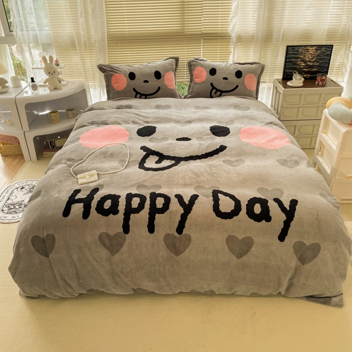 91家纺网 家纺一手货源 找家纺 慕尚 2022新款北欧牛奶绒大版四件套实拍图 可爱笑脸