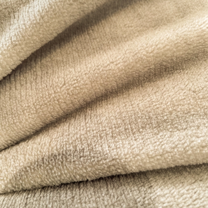 91家纺网 家纺一手货源 找家纺 慕尚 2022新款北欧牛奶绒大版四件套实拍图 可爱笑脸