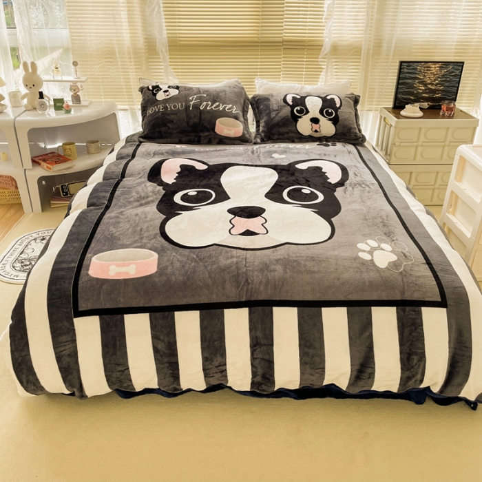 91家纺网 家纺一手货源 找家纺 慕尚 2022新款北欧牛奶绒大版四件套实拍图 绅士狗