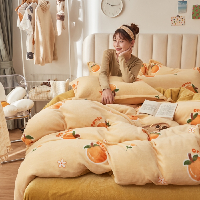 91家纺网 家纺一手货源 找家纺 寐居家纺 2021新款牛奶绒单被套棚拍图 蜜橙