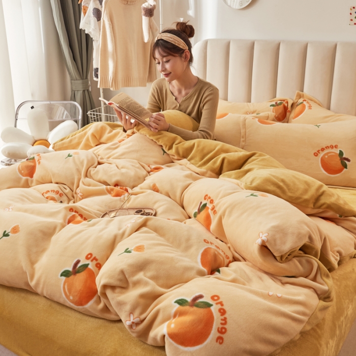 91家纺网 家纺一手货源 找家纺 寐居家纺 2021新款牛奶绒单被套棚拍图 蜜橙