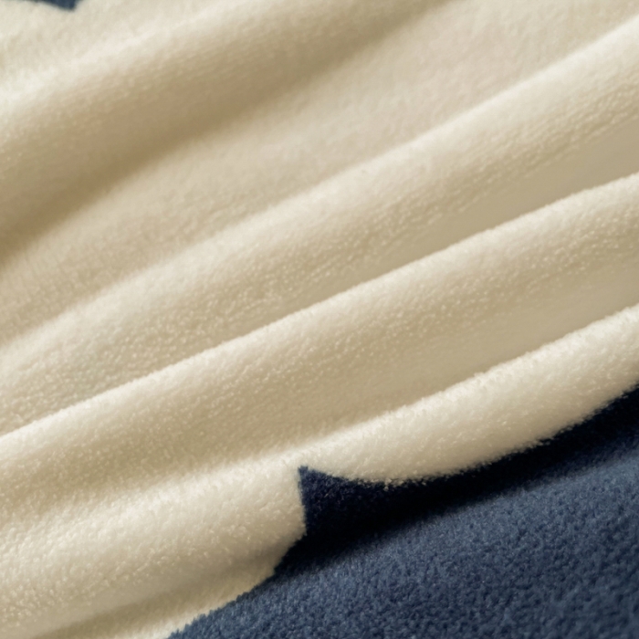 91家纺网 家纺一手货源 找家纺 慕尚 2022新款北欧牛奶绒大版四件套实拍图 太空熊宝