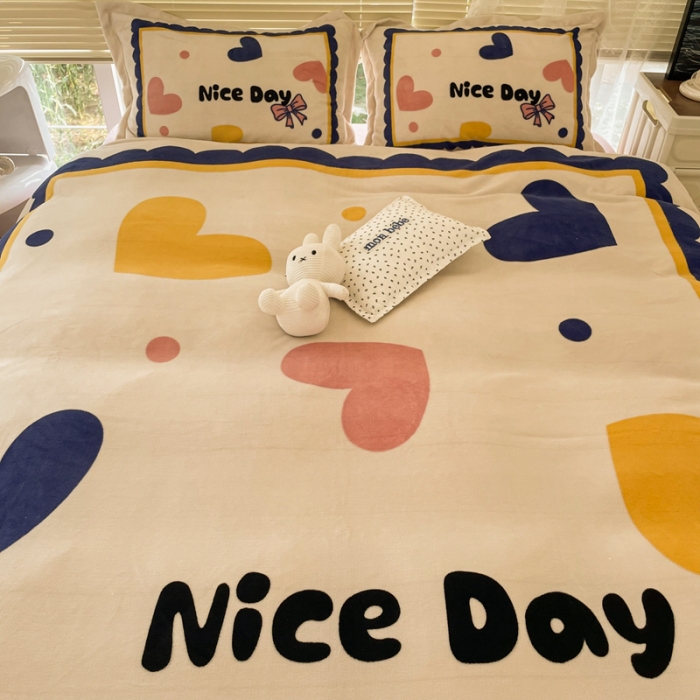 91家纺网 家纺一手货源 找家纺 慕尚 2022新款北欧牛奶绒大版四件套实拍图 小爱心