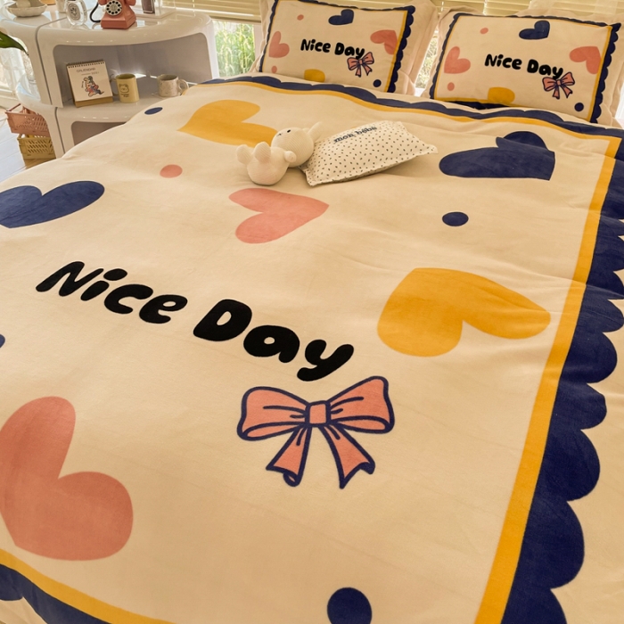 91家纺网 家纺一手货源 找家纺 慕尚 2022新款北欧牛奶绒大版四件套实拍图 小爱心