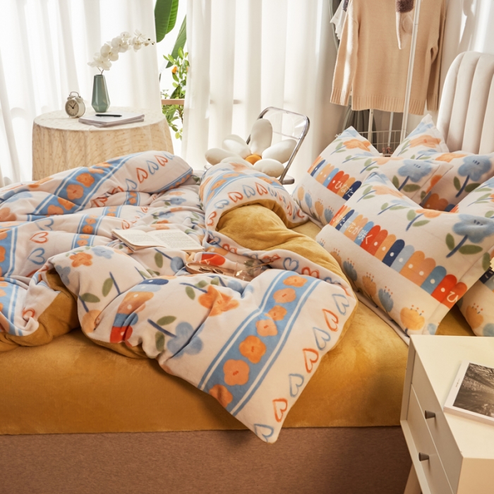 91家纺网 家纺一手货源 找家纺 寐居家纺 2021新款牛奶绒单被套棚拍图 小时代