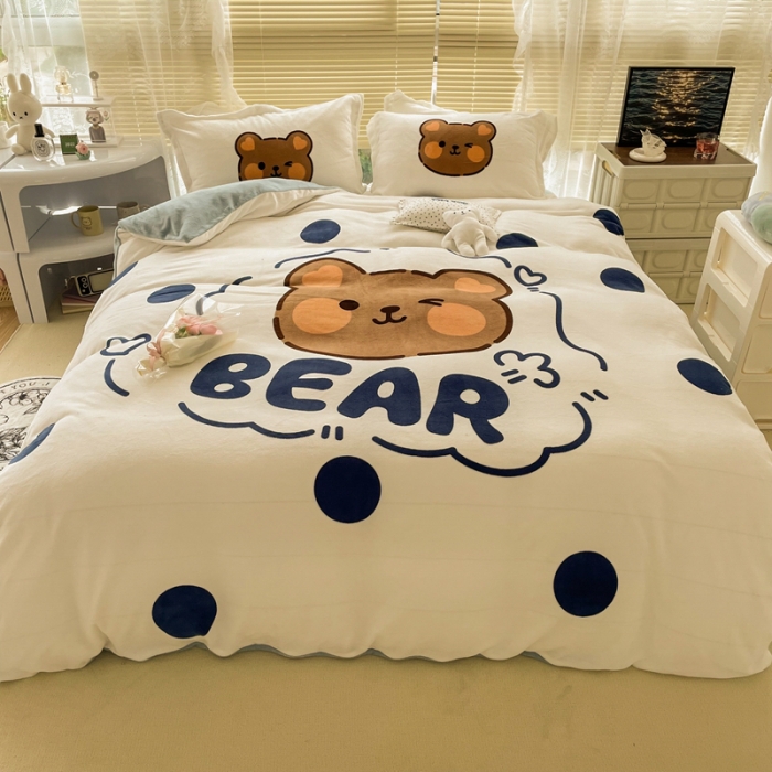 91家纺网 家纺一手货源 找家纺 慕尚 2022新款北欧牛奶绒大版四件套实拍图 洋气熊