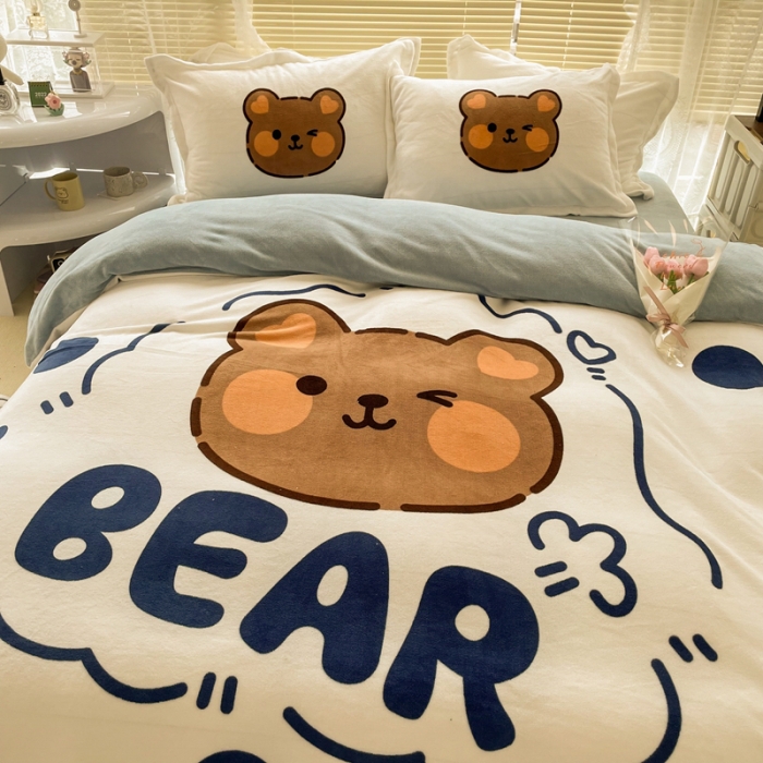 91家纺网 家纺一手货源 找家纺 慕尚 2022新款北欧牛奶绒大版四件套实拍图 洋气熊