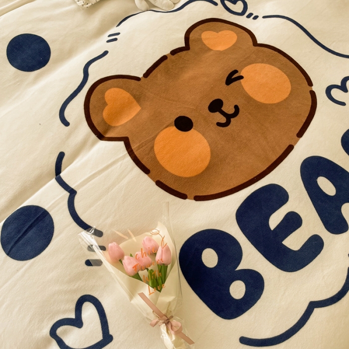 91家纺网 家纺一手货源 找家纺 慕尚 2022新款北欧牛奶绒大版四件套实拍图 洋气熊