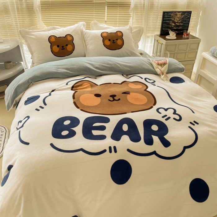 91家纺网 家纺一手货源 找家纺 慕尚 2022新款北欧牛奶绒大版四件套实拍图 洋气熊