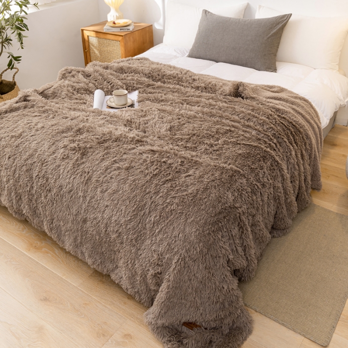 91家纺网 家纺一手货源 找家纺 卡奥 欧式纯色长毛羊羔绒毛毯沙发毯子加厚盖毯空调毯 浅奶咖